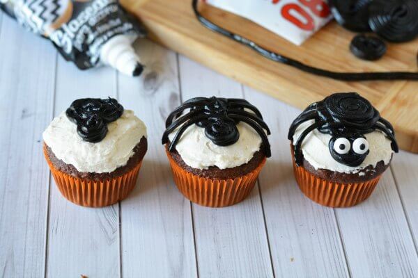 licorice-spider-cupcakes